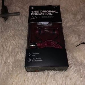 new skull candy wired earphones with Microphone